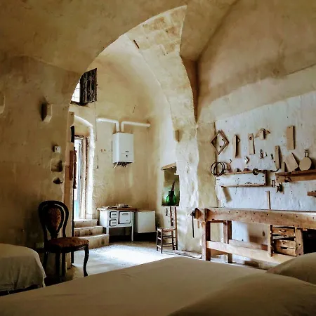 Cave Sassi Affittacamere *